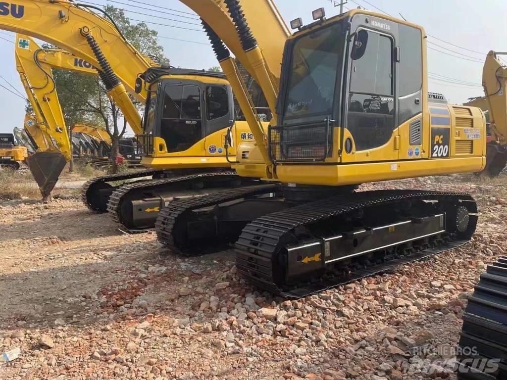 Komatsu PC 200-8 Crawler excavators
