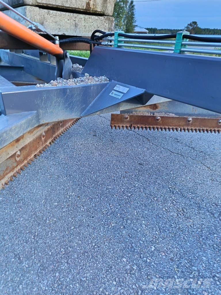  Serco Kerttu TL 2500 Road drags