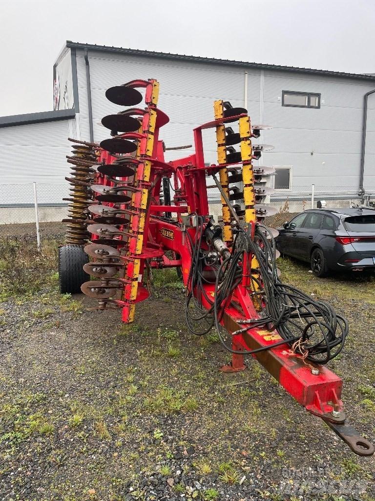 Väderstad Topdown500 Cultivators