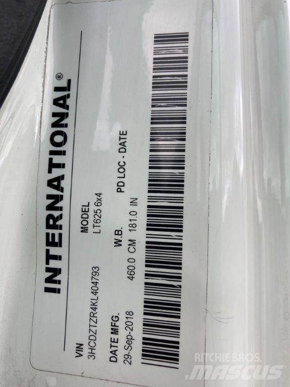 International LT Prime Movers