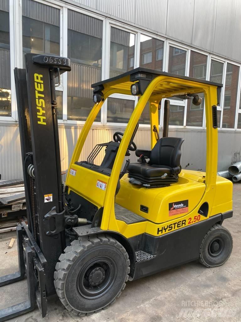 Hyster H2.50FT Diesel trucks