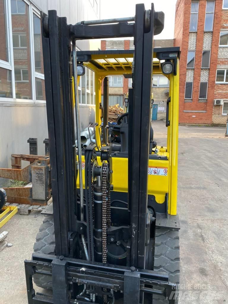 Hyster H2.50FT Diesel trucks