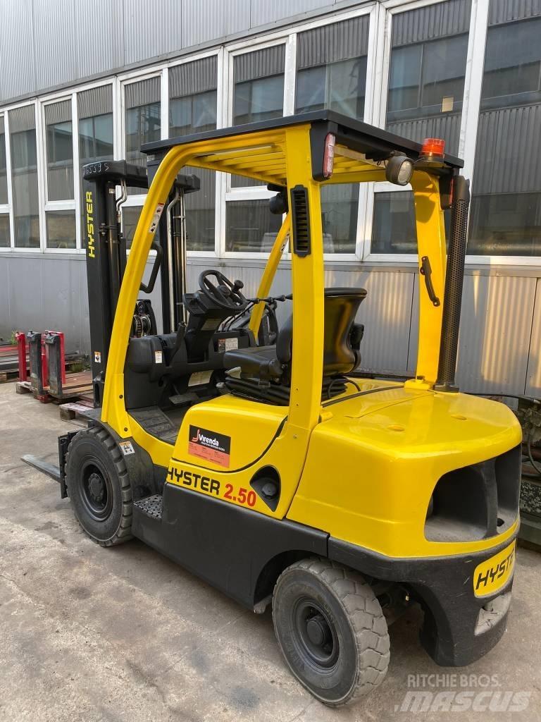 Hyster H2.50FT Diesel trucks