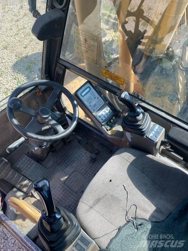 CASE WX 170 Wheeled excavators