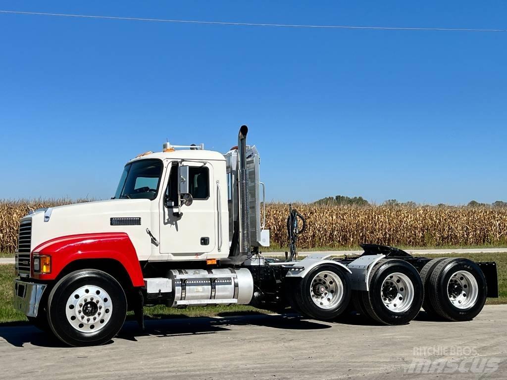 Mack CHU 613 Prime Movers