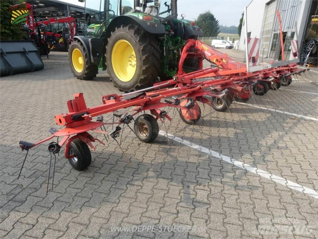Kuhn GF 8702 Rakes and tedders