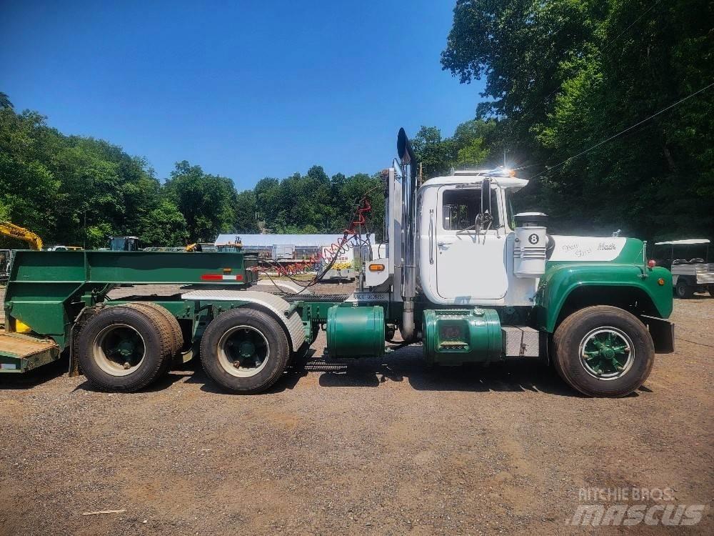 Mack R 688 ST Prime Movers