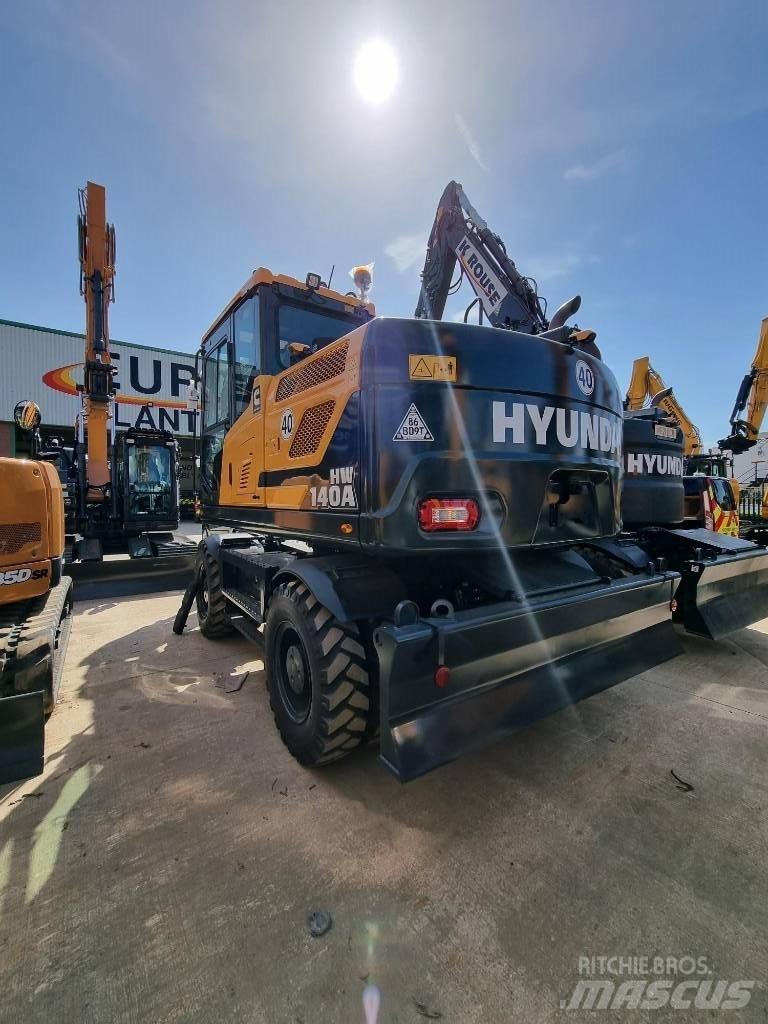 Hyundai HW140A Wheeled excavators
