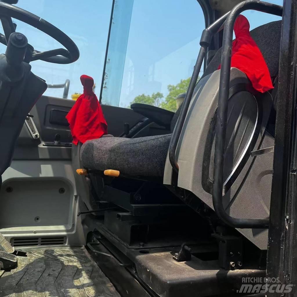 Hyundai R60W-7 Wheeled excavators