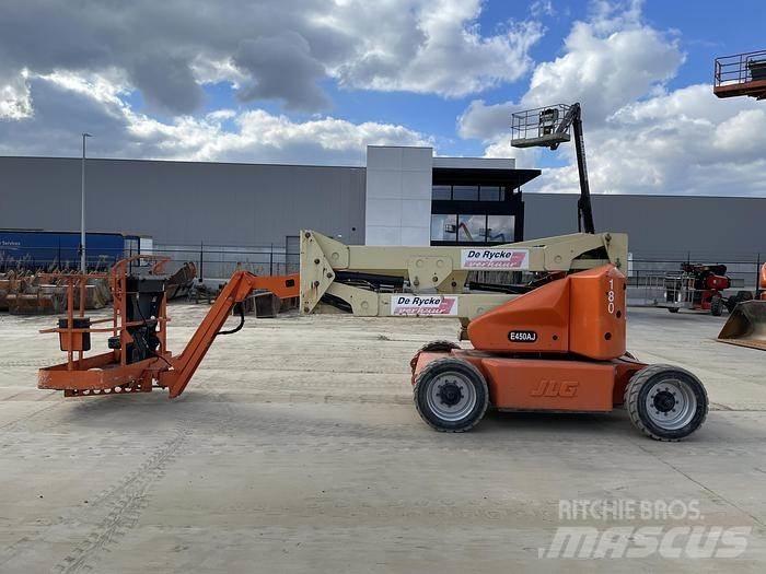 JLG E450AJ Articulated boom lifts