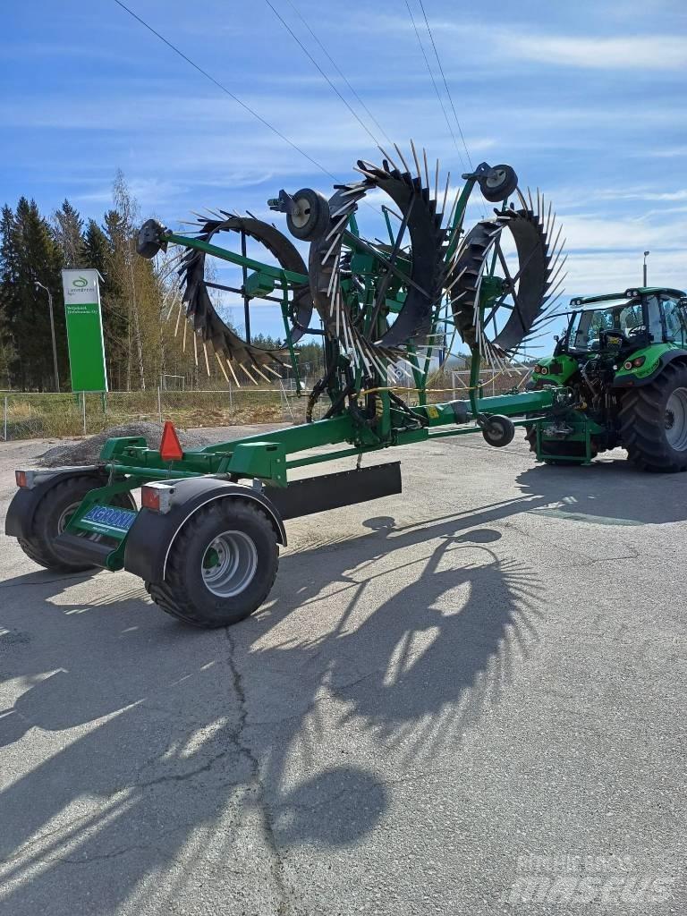 Agronic WRT 900 Windrowers