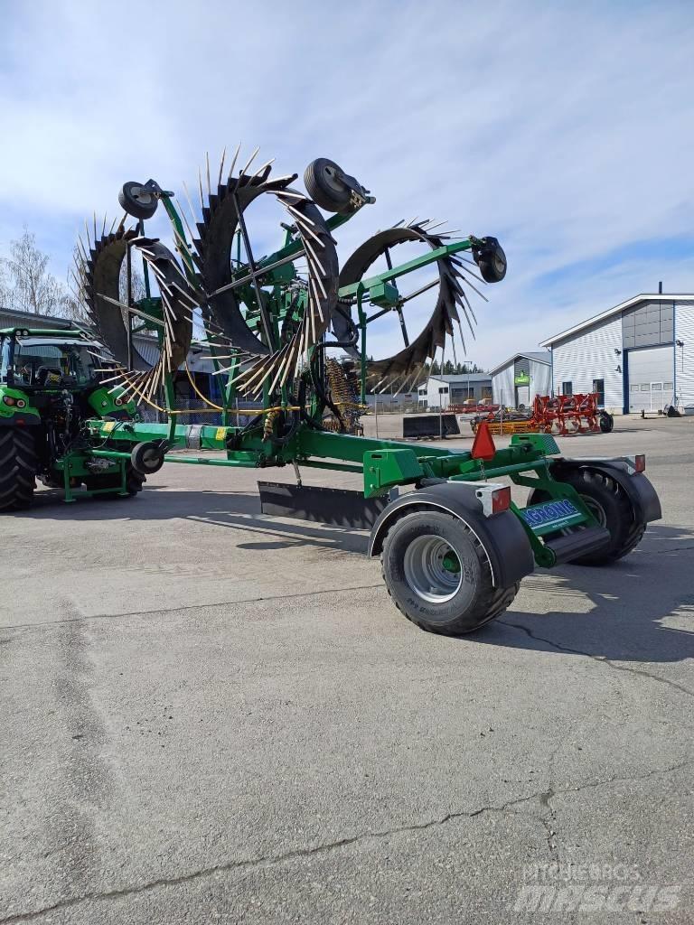 Agronic WRT 900 Windrowers