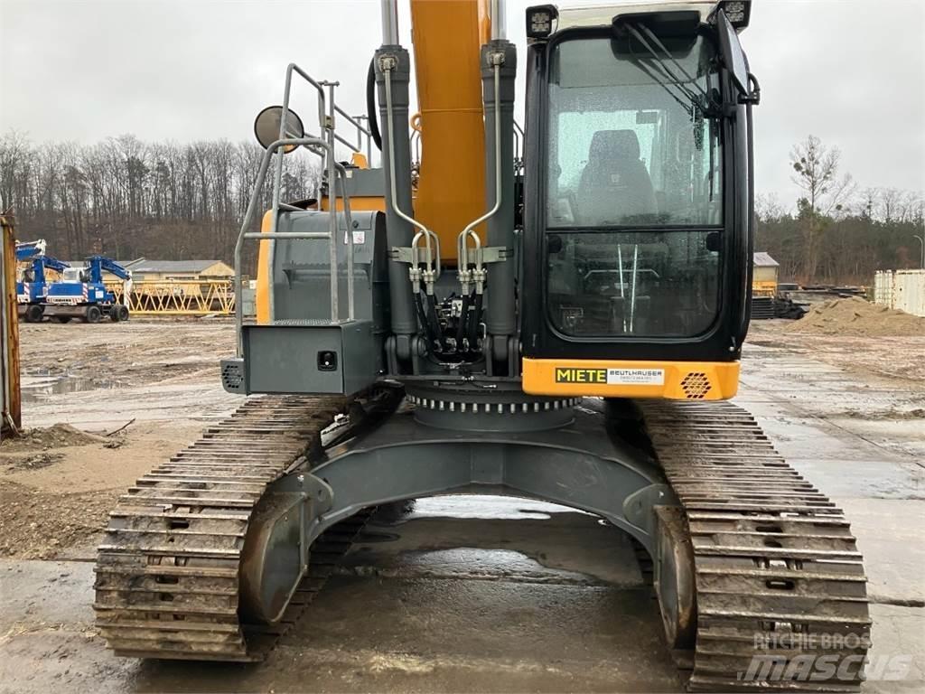 Liebherr R924 Crawler excavators