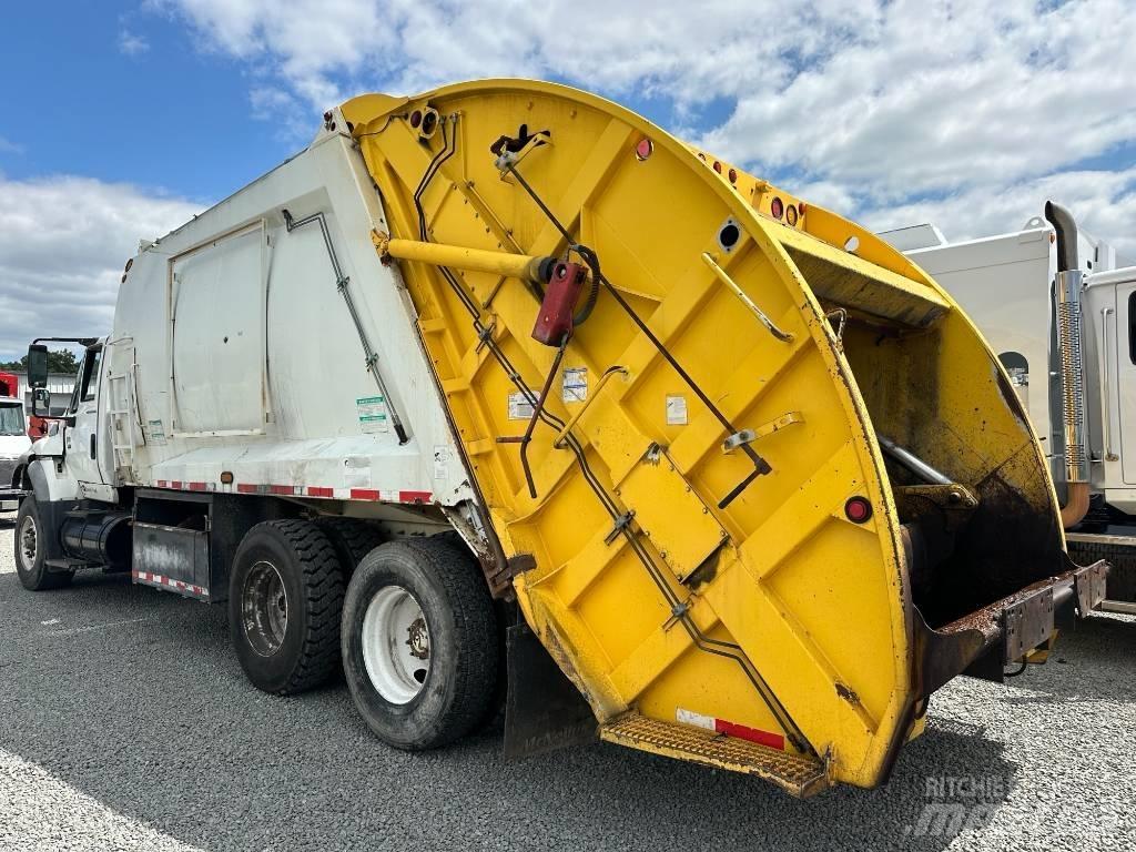 International 7600 Waste trucks