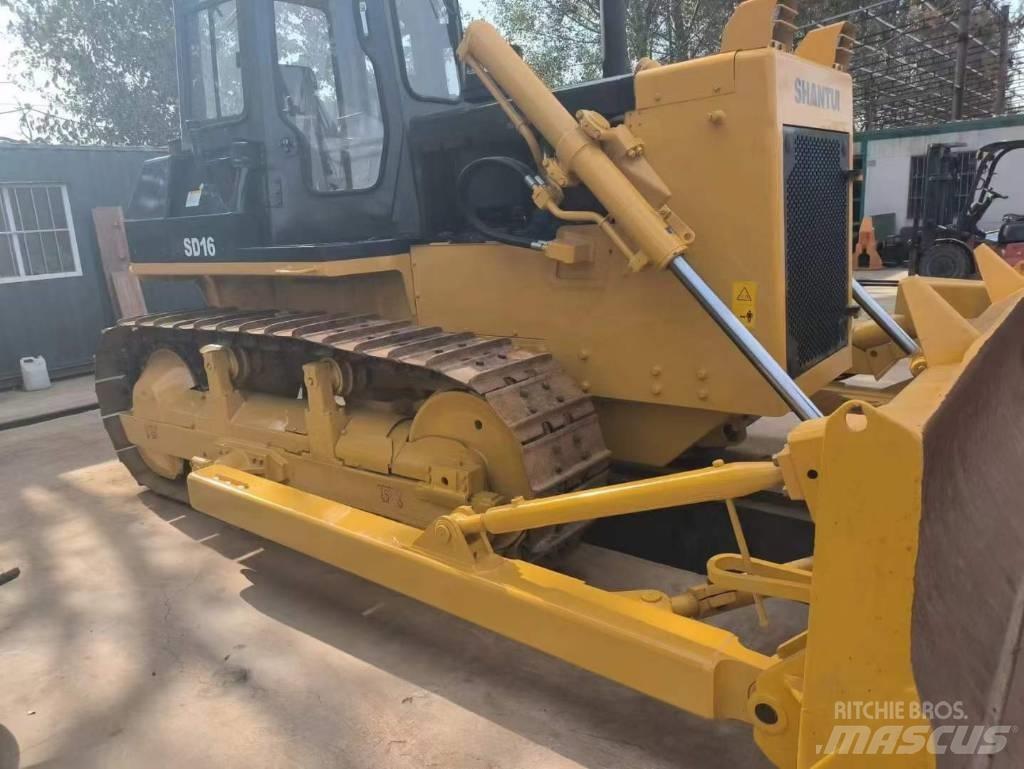 Shantui SD 16 Crawler dozers