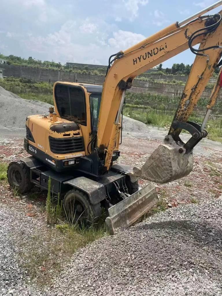 Hyundai 60W-9 Wheeled excavators
