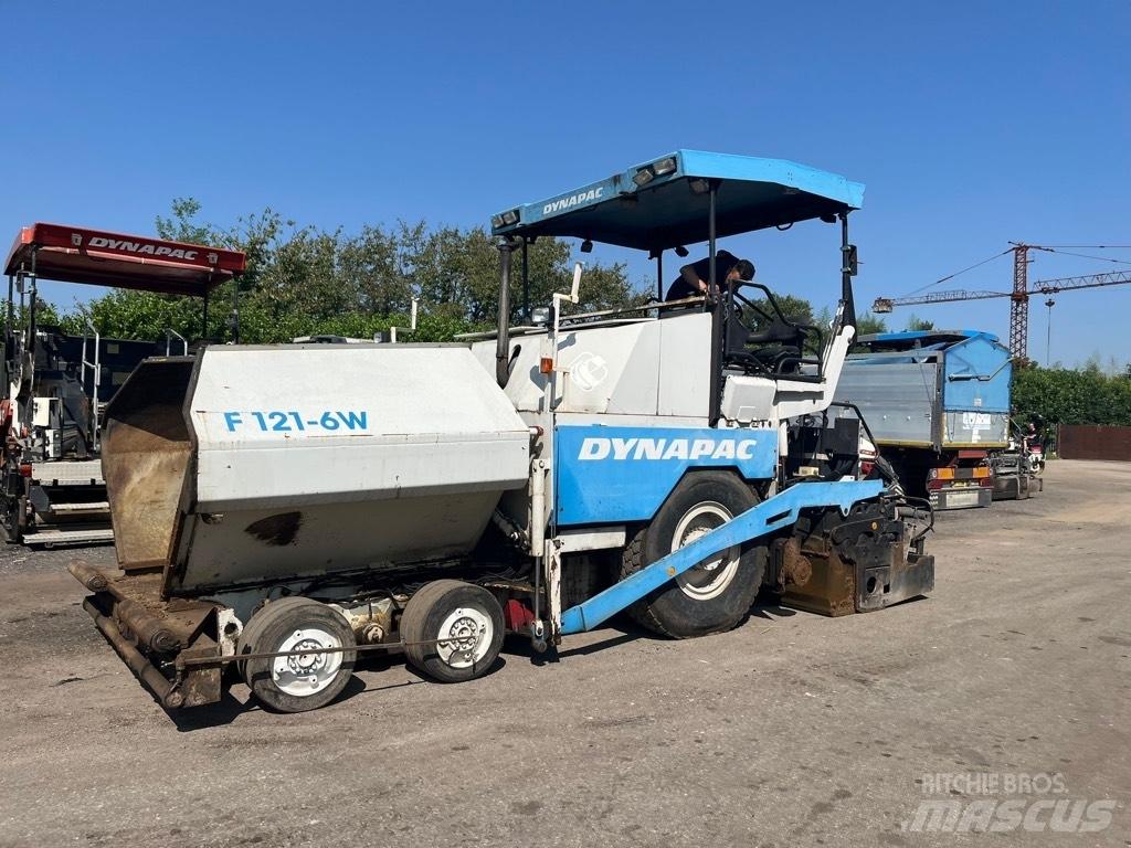Dynapac F 121-6W Asphalt pavers