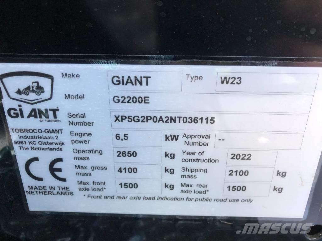 GiANT G 2200 E Multi-purpose loaders