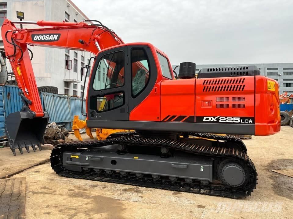 Doosan DX 225 LCA Crawler excavators