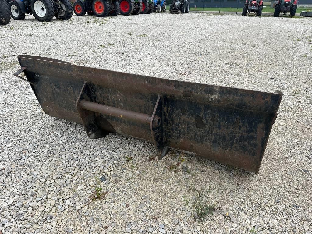  ŁYŻKA MANITOU 2,4 M Other loading and digging and accessories