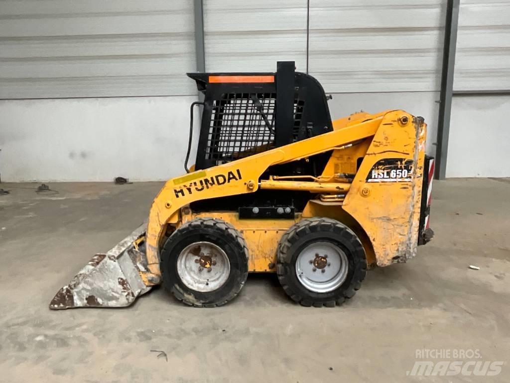 Hyundai HSL 650 Skid steer loaders