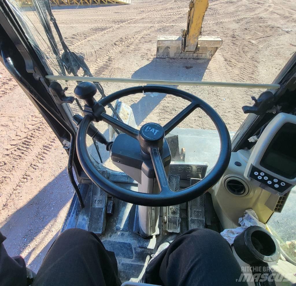 CAT M 322 C HCR Wheeled excavators