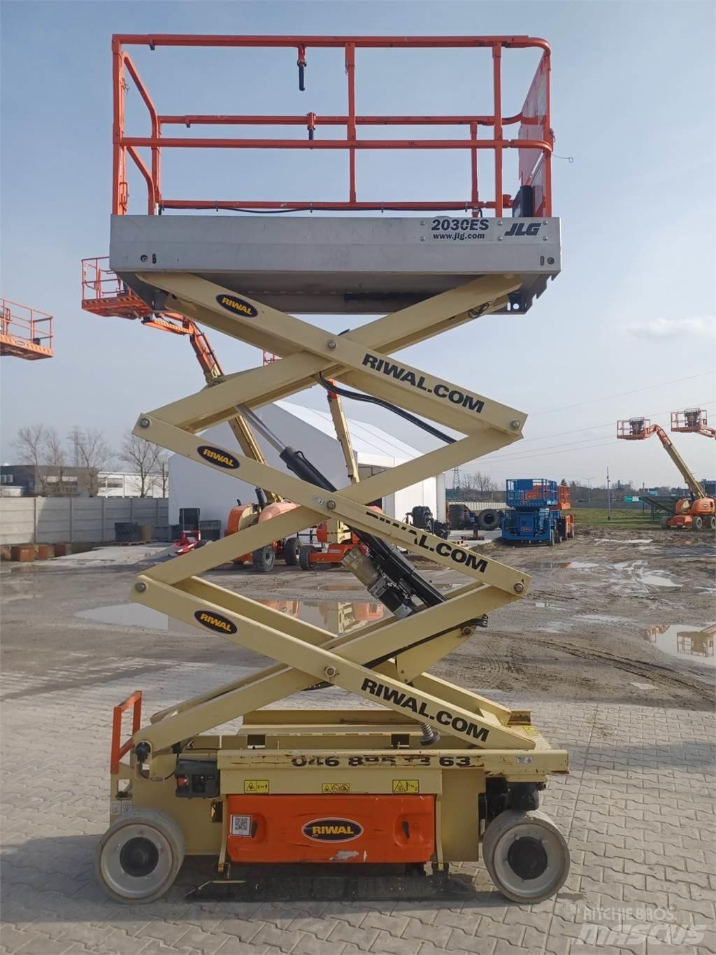 JLG 2030ES Scissor lifts