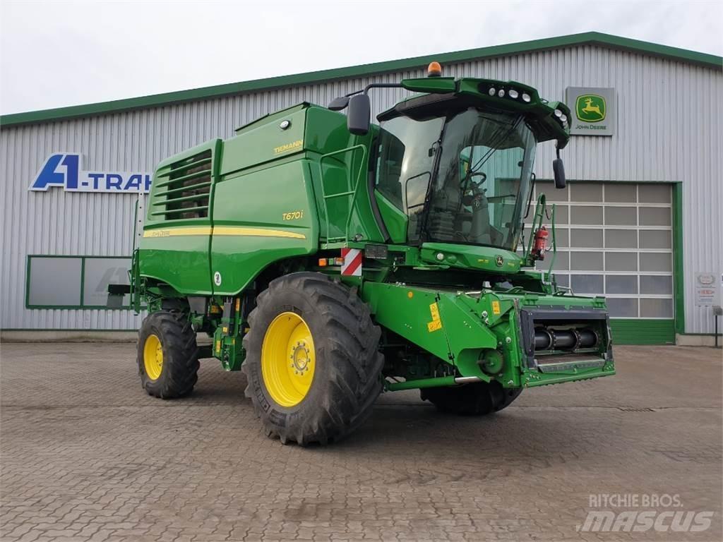 John Deere T670 Combine harvesters