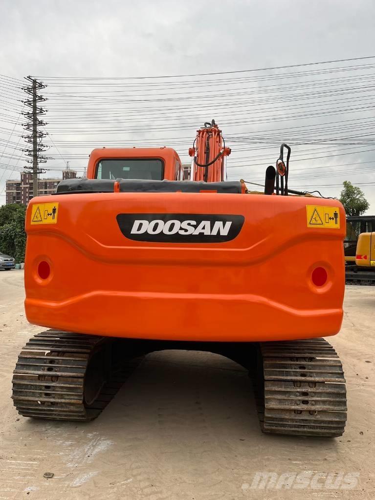 Doosan 140 LC Crawler excavators