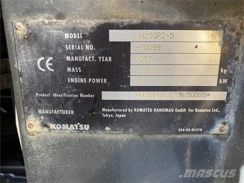Komatsu WA250PZ-5 Wheel loaders