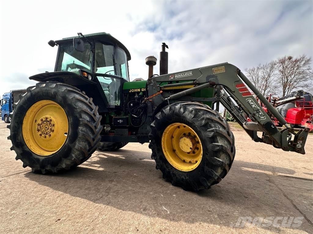 John Deere 4055 Tractors