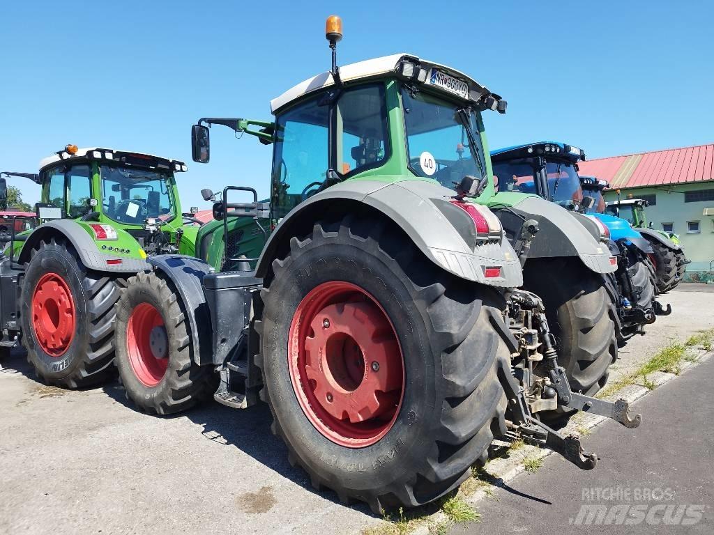Fendt 933 Vario Tractors