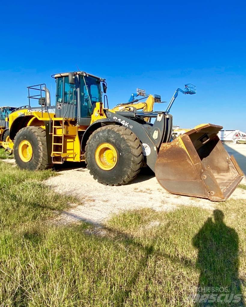 John Deere 844K Wheel loaders