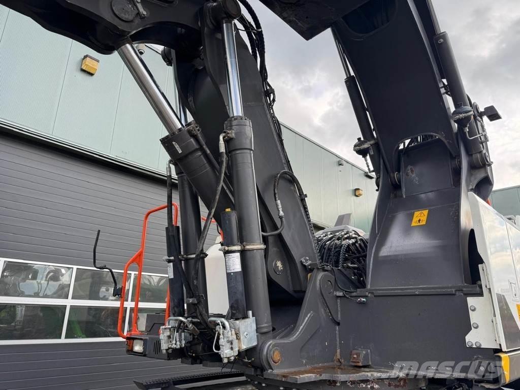 Volvo EW220 E Waste / industry handlers