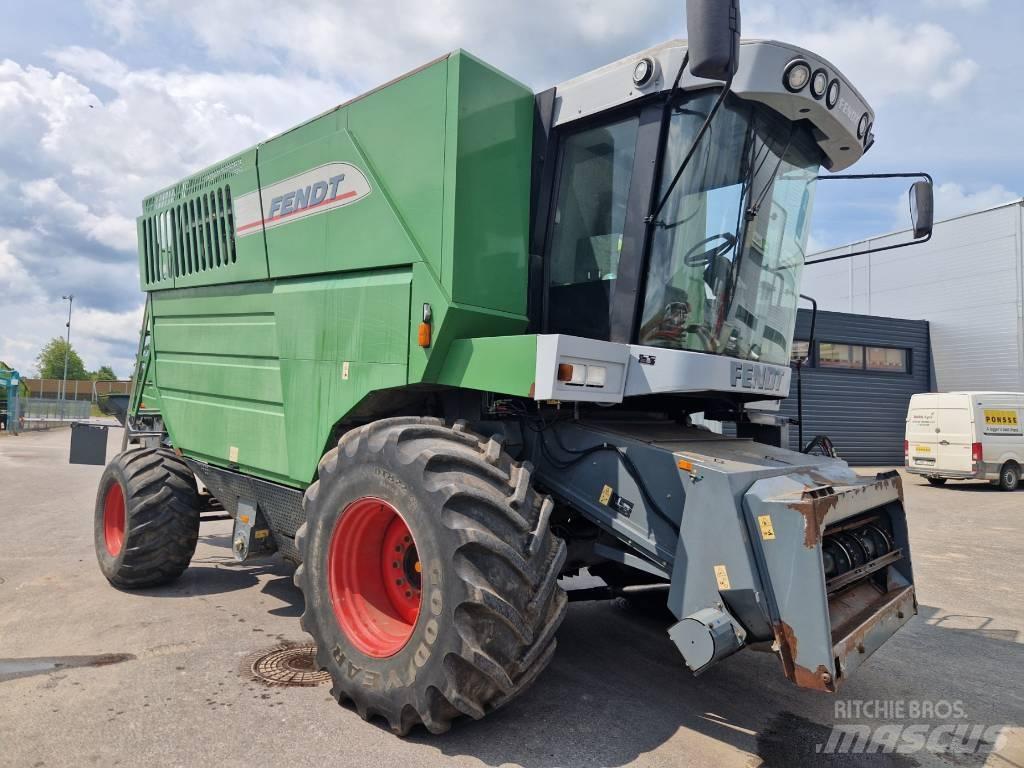 Fendt 8350 Combine harvesters