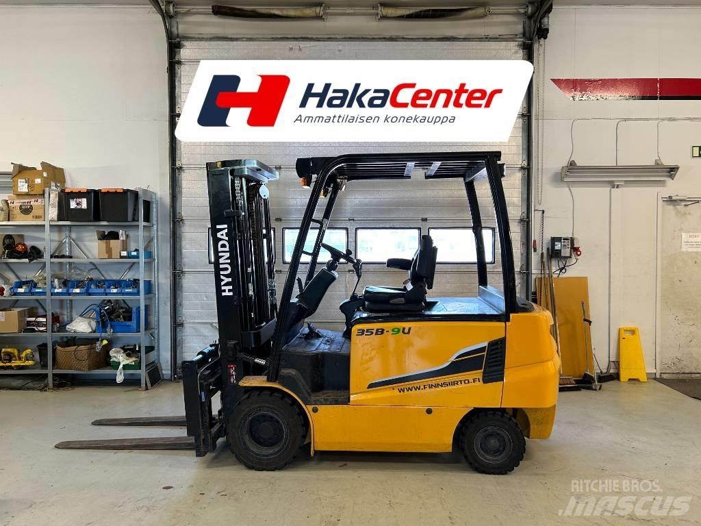 Hyundai 35B-9U Electric forklift trucks