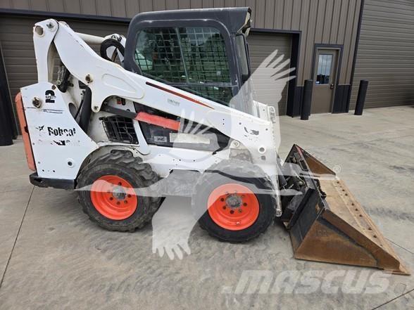 Bobcat S590 Skid steer loaders