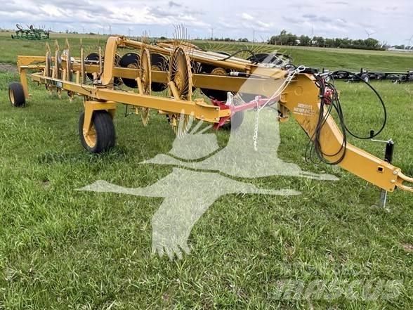 Vermeer VR1428 Rakes and tedders
