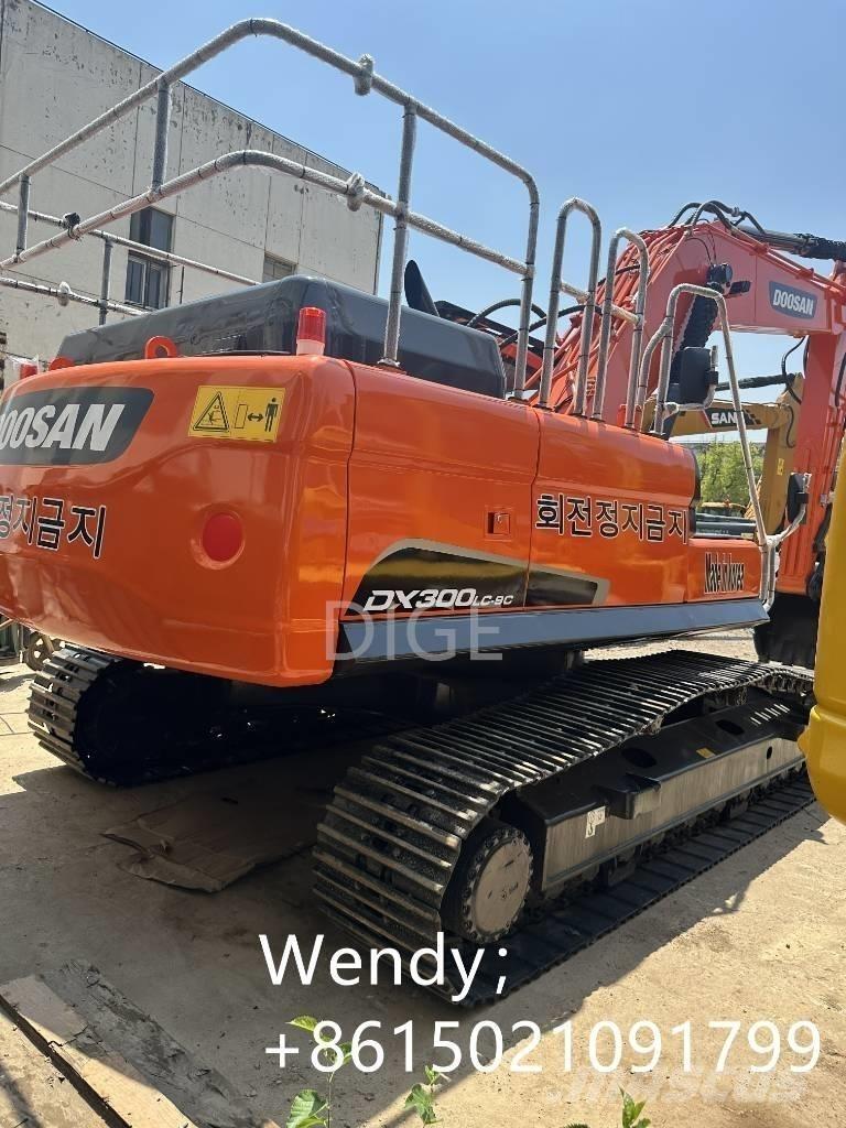 Doosan DX 300 Mini excavators  7t - 12t