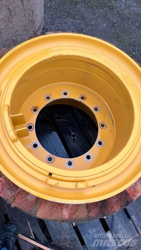 Volvo A30G Tyres, wheels and rims