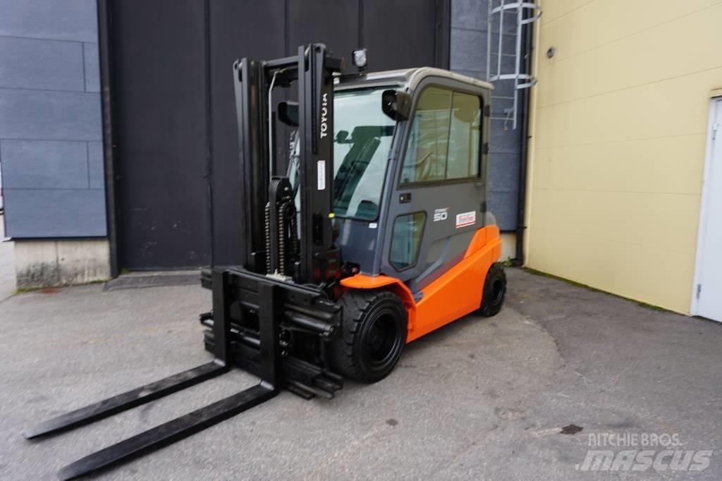 Toyota 8FBMT50 Electric forklift trucks