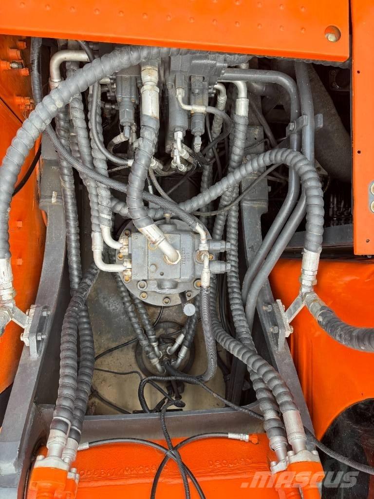 Doosan DX 300 Crawler excavators