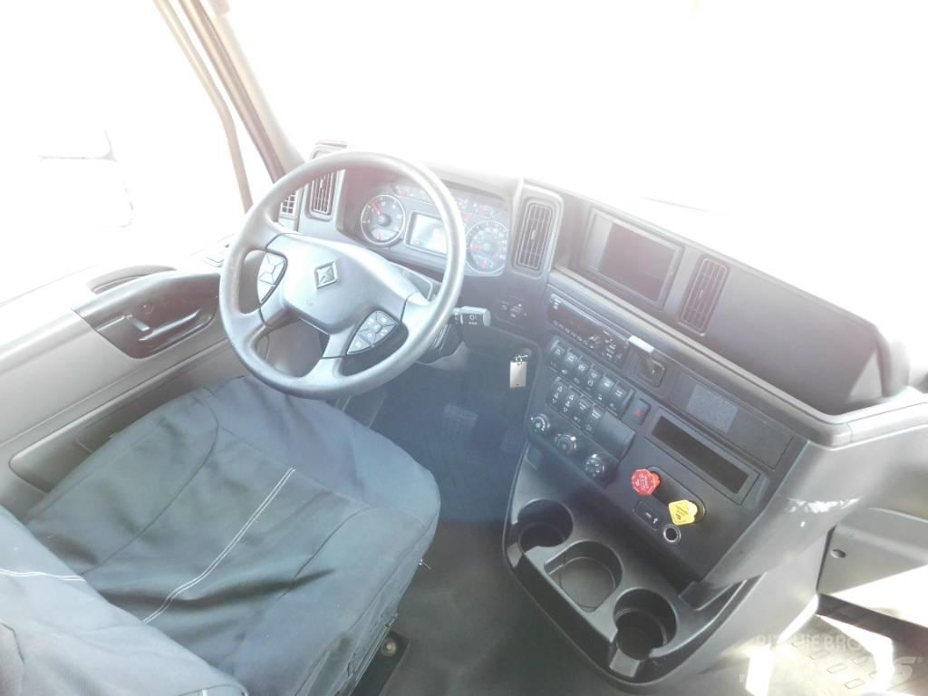 International LT 625 Prime Movers