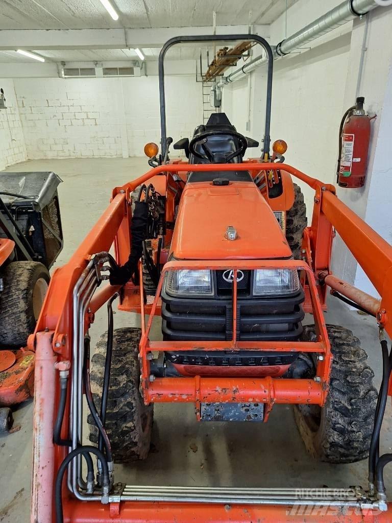 Kubota B 2710 Tractors