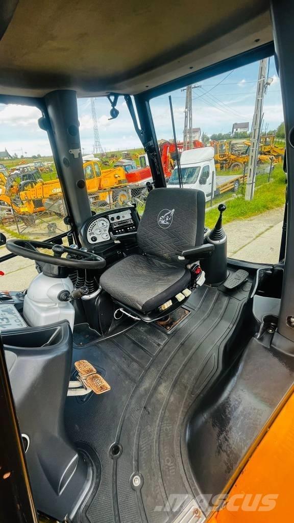 JCB 4CX Backhoe