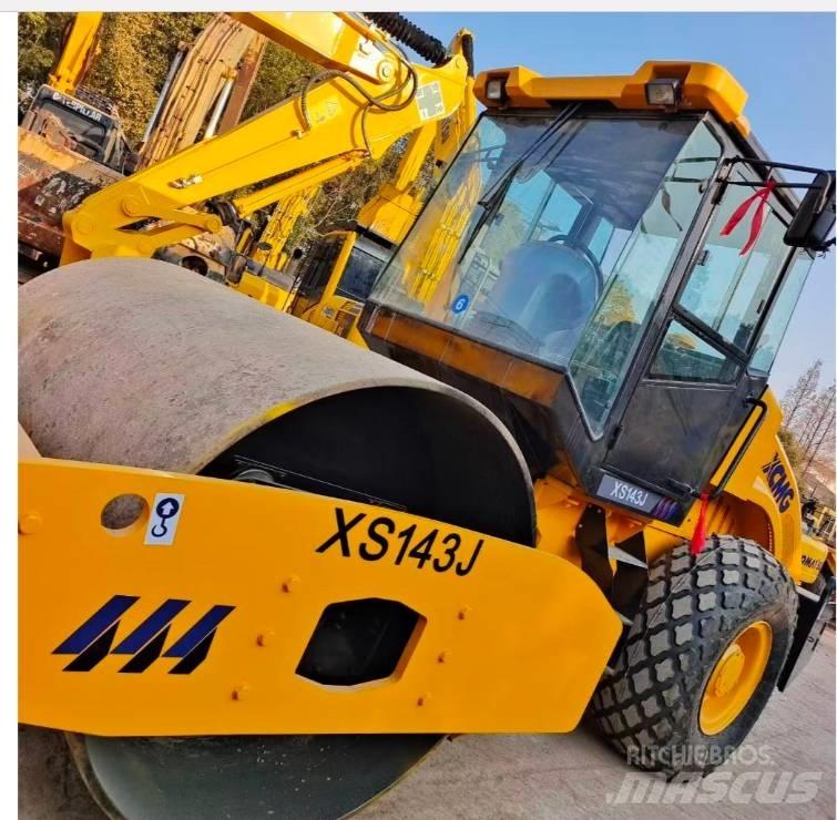 XCMG XS 142 J Twin drum rollers