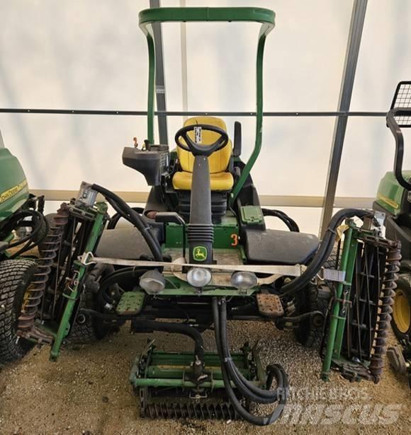 John Deere 7700 Fairway mowers