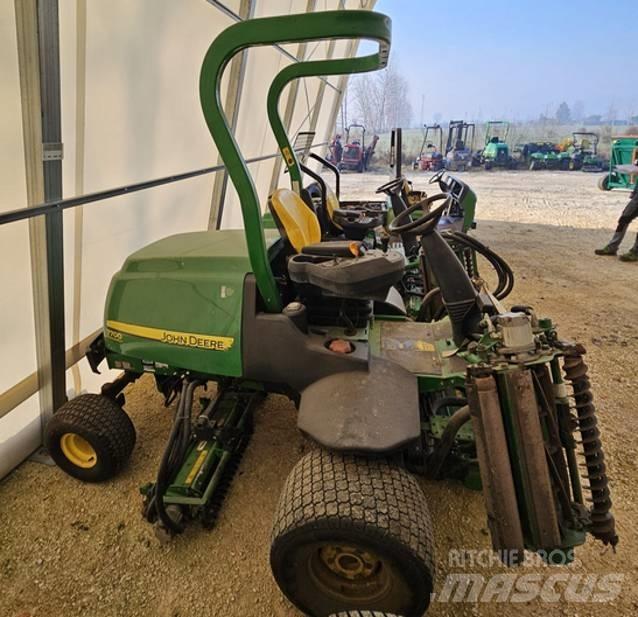 John Deere 7700 Fairway mowers