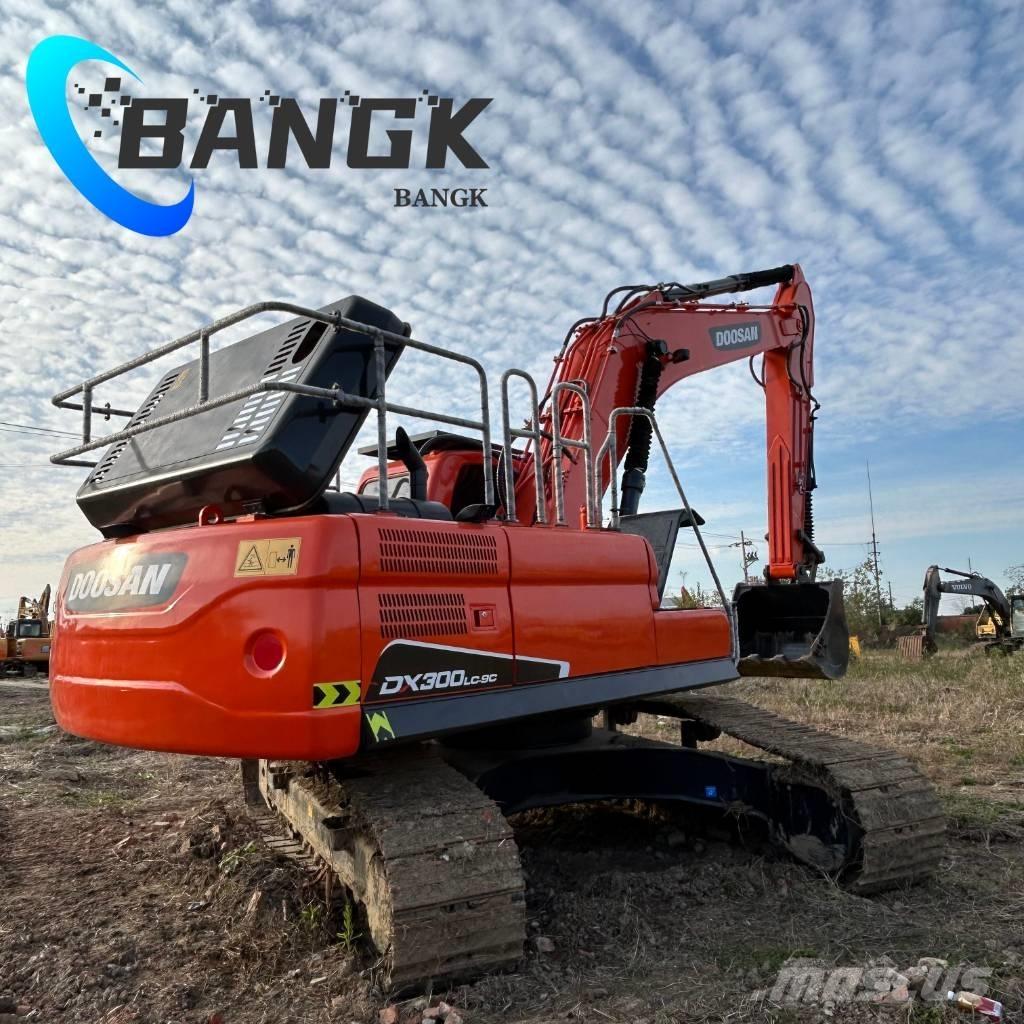 Doosan DX300 Crawler excavators