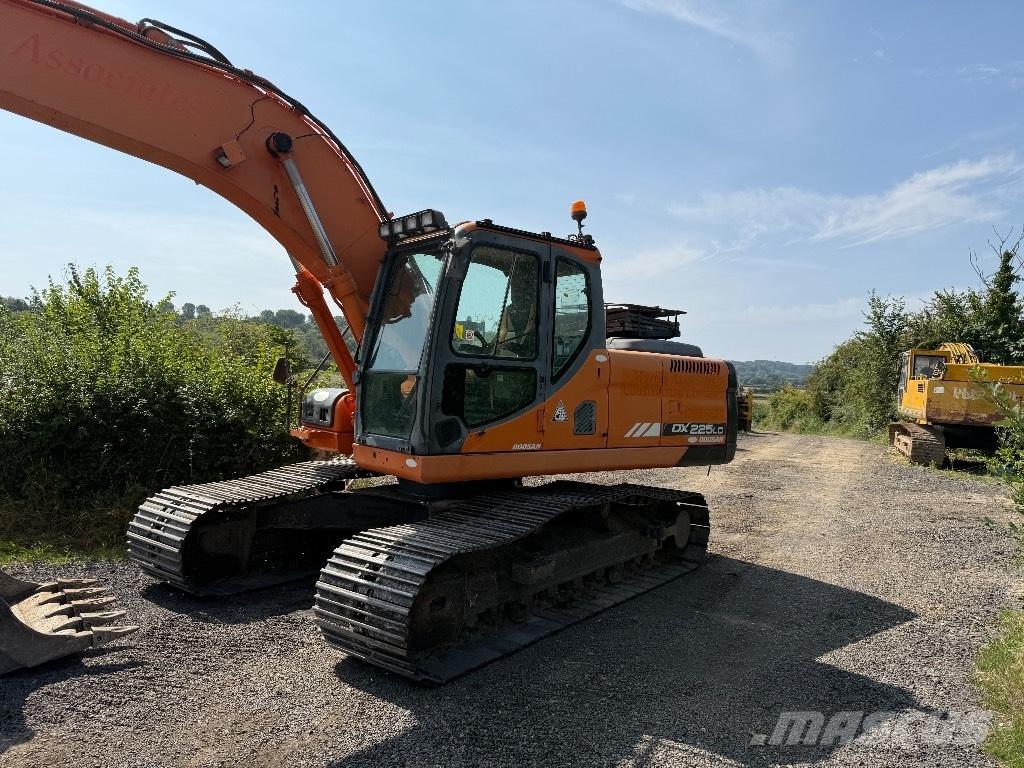 Doosan DX 225 LC Crawler excavators